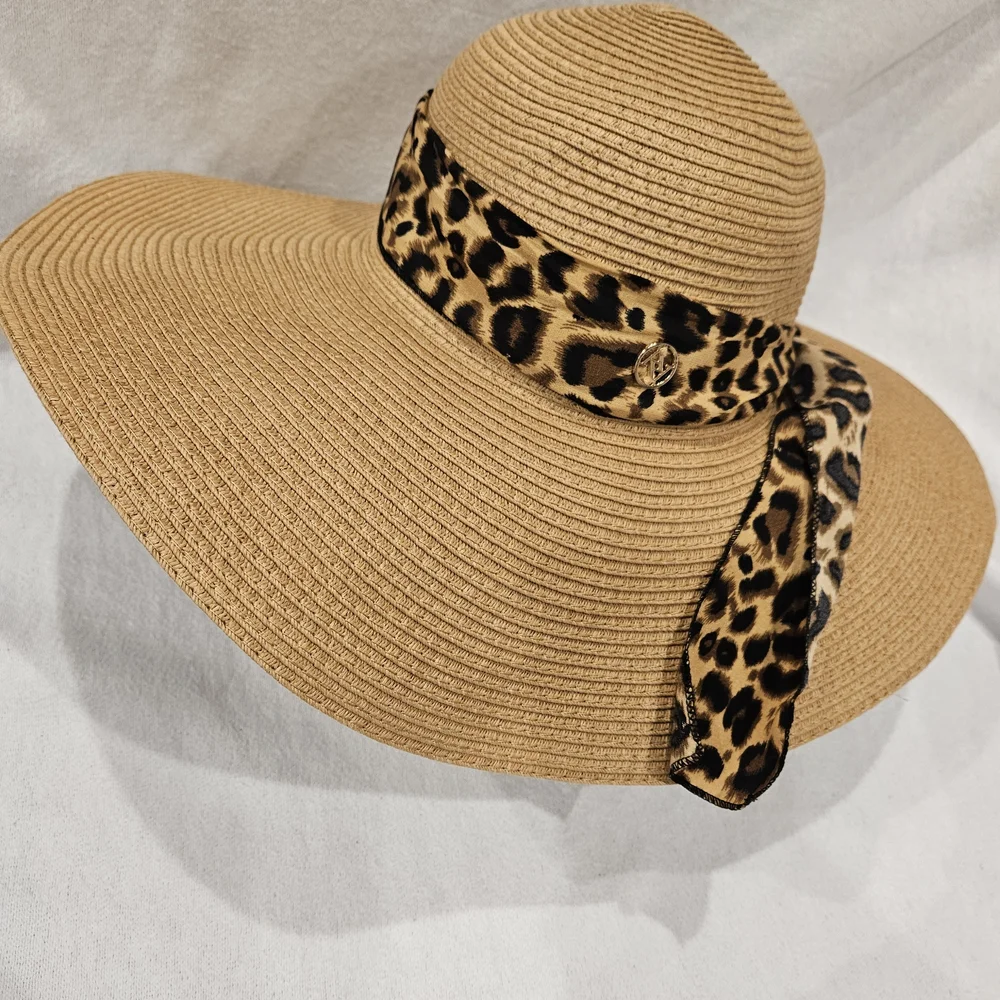 Adrienne Vittadini Strae Hat with Leopard Print Band - Picture 1 of 12